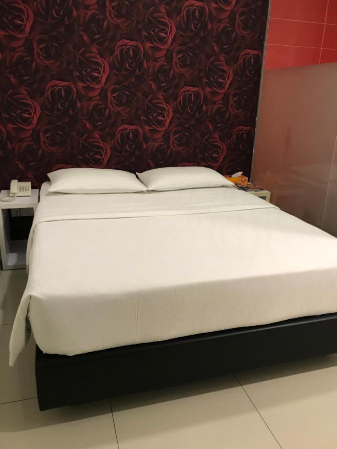 Goody Hotel Johor Bahru Exterior foto